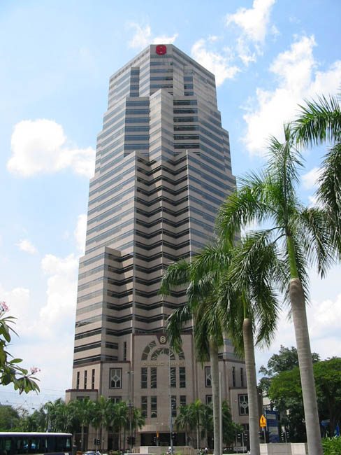 Tour de bureaux moderne
